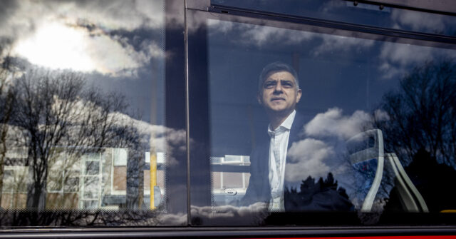 Fleet of Electric Buses Suspended in London After Sudden Fire in Wimbledon