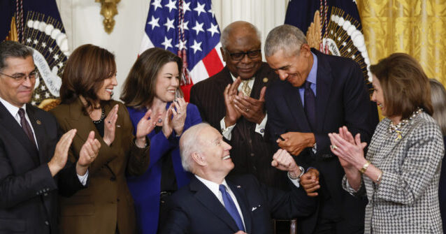 Government Workers Got Bigger Raises Than Private Sector Workers Last Year