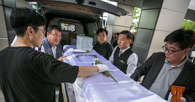 South Koreans Struggle Through Four-Day Funerals Due to Crematorium Shortage