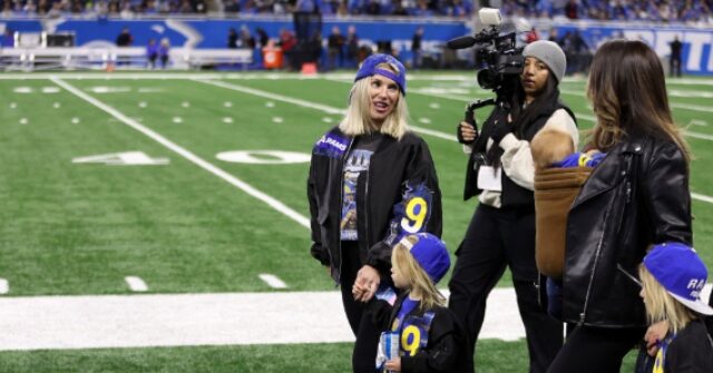 Matthew Stafford's Wife, Kelly, Claims Lions Fans Booed Her Children