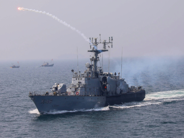India Flexes Muscle in Red Sea, Sends Ten Warships to Deter Houthis - Vimarsana News