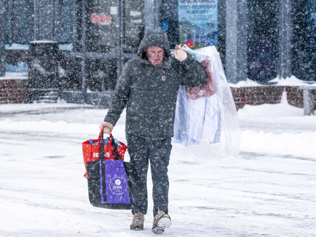 Record-Cold Weather Cancels Candidate Events Ahead of Iowa Caucuses - Vimarsana News