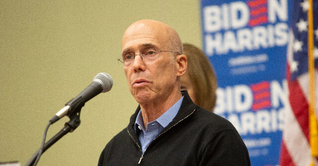 Hollywood Mogul Jeffrey Katzenberg Campaigns in Iowa as Biden's Poll Numbers Crater