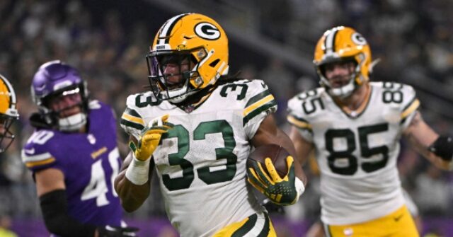 WATCH: Packers' Aaron Jones Tried To Break Up Fight After Vikings Game ...