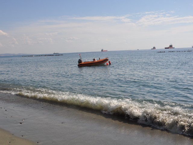 VIDEO: Suspected Illegal Migrants Land Boat at CA Beach Then Flee - Vimarsana News