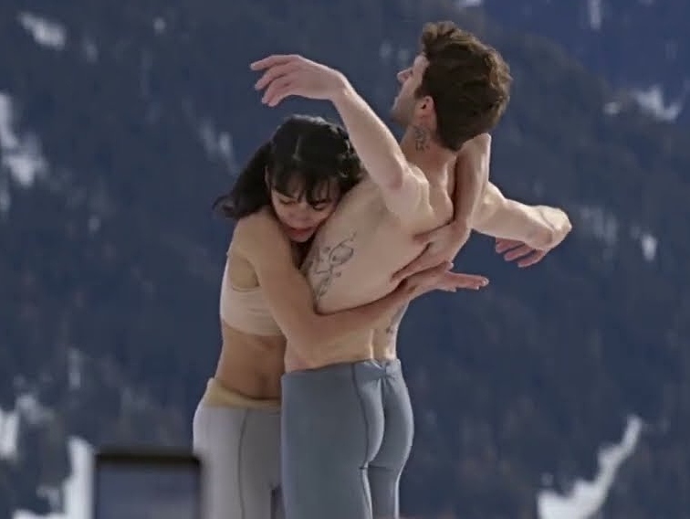 WATCH: Davos Elites Enjoy Ballet Dancers, Cellist in the Snow to 'Ease Their Troubled Spirits' - Vimarsana News