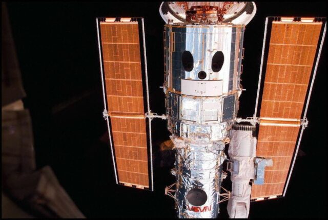 Over a period of three years, Hubble observed planet 'GJ 9827d' during 11 transients, or e