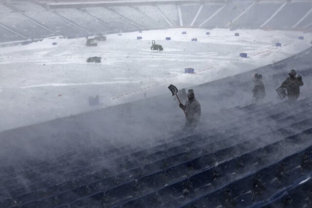 With Snow Still Falling Bills Call On Fans To Help Dig Out Stadium For Playoff Game Vs