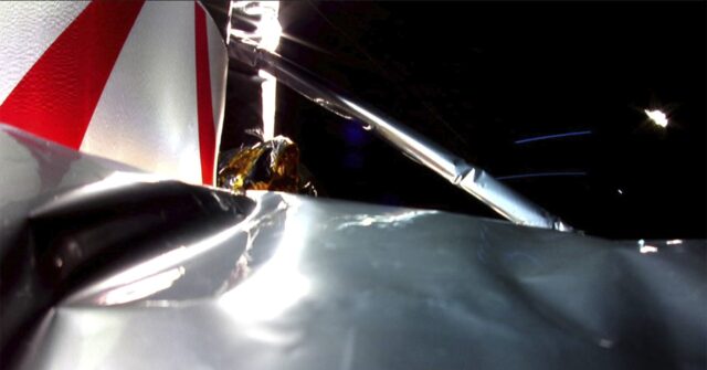 Failed U.S. Lunar Lander Bound for Fiery End in Earth's Atmosphere