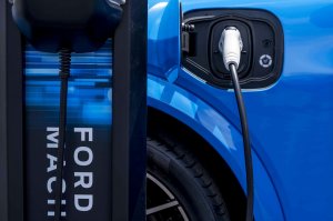 Biden administration announces new actions to boost EV sales, charging network