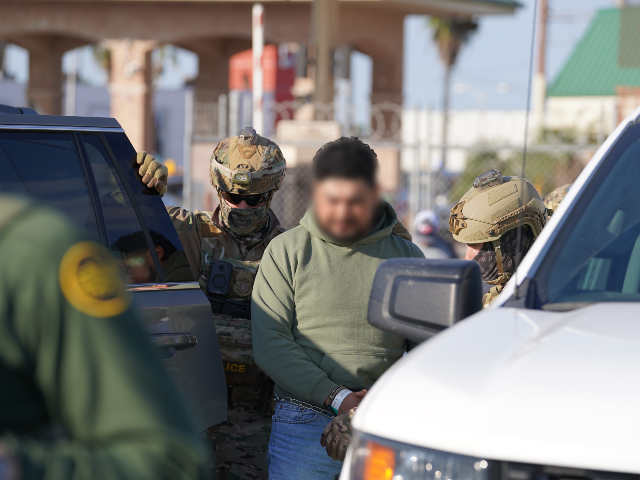 Mexican Cop Tied to Migrant Mass Killing in Mexico Caught Hiding in Texas - Vimarsana News