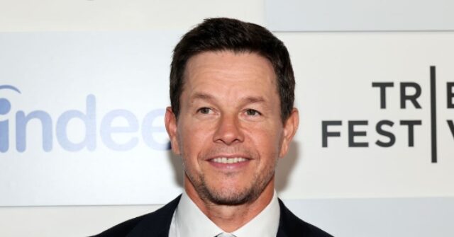 'Stay Prayed Up': Mark Wahlberg Leads Prayer During Super Bowl Ad for Catholic App Hallow