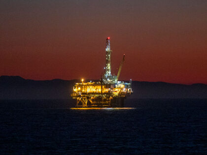 Oil Companies Relinquish Last Pacific Coast Drilling Permits to Canada
