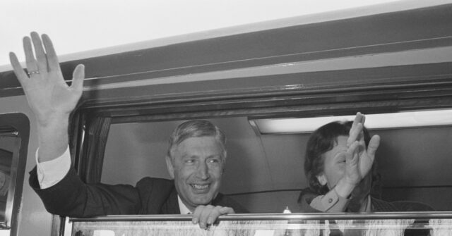 Former Dutch PM and Wife Die Together in Dual Euthanasia Procedure