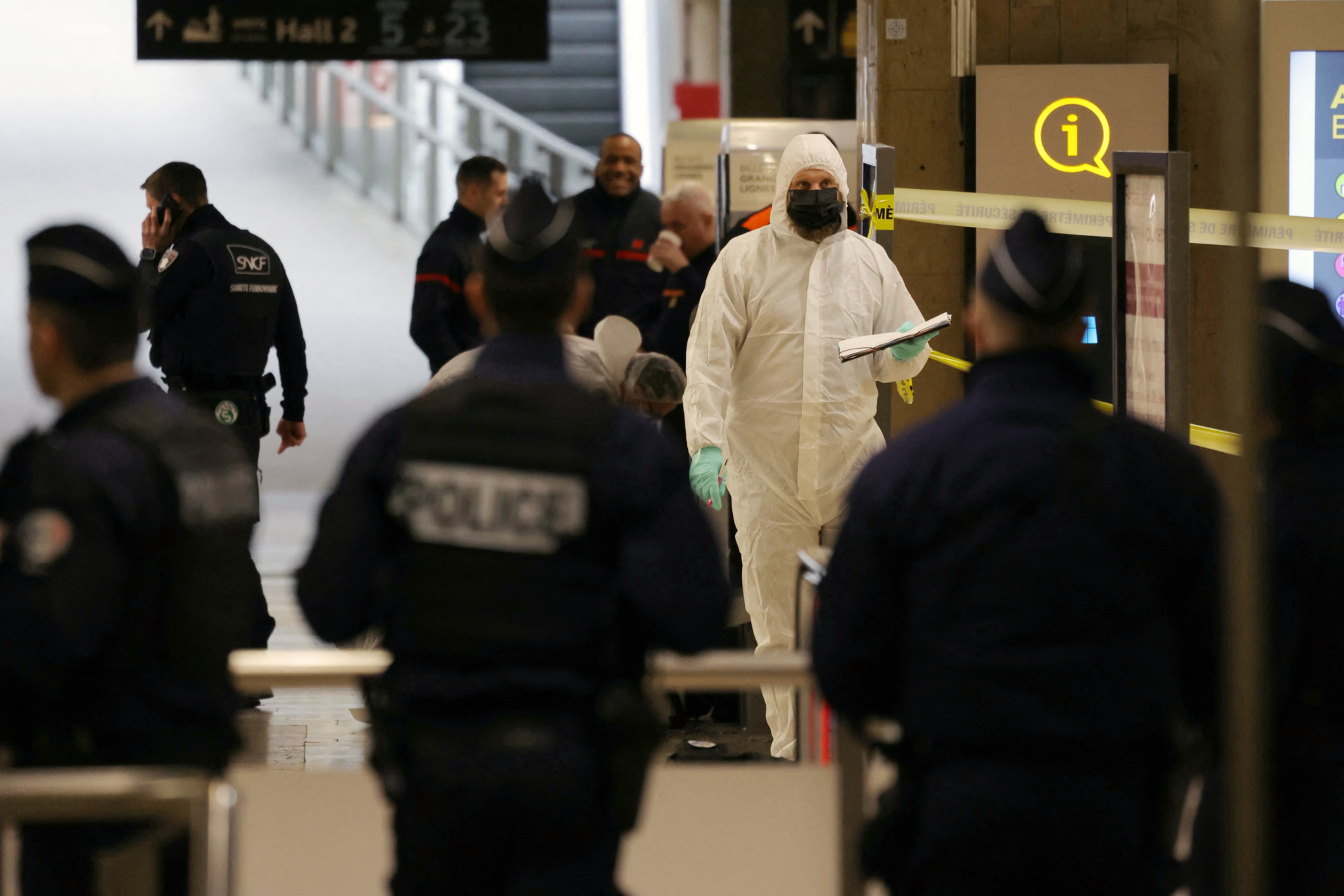 French forensic experts and police work after a knife attack at Paris's Gare de Lyon railway station, a major travel hub on February 3, 2024. Police said that the suspected attacker had been arrested and that the motives behind the attack were unclear. The 8:00 am (0700 GMT) attack left one person with serious injuries while two others were lightly wounded. (Photo by Thomas SAMSON / AFP) (Photo by THOMAS SAMSON/AFP via Getty Images)