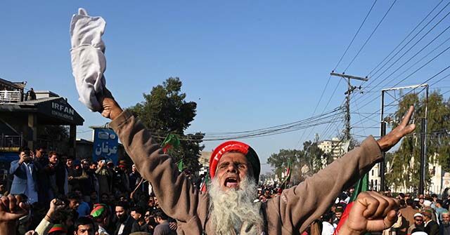 Thousands Take Streets of Pakistan to Protest Alleged 'Election Rigging'