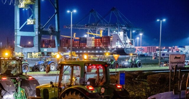 Belgian Farmers Blockade Port of Antwerp as Battle with EU Green Agenda Continues