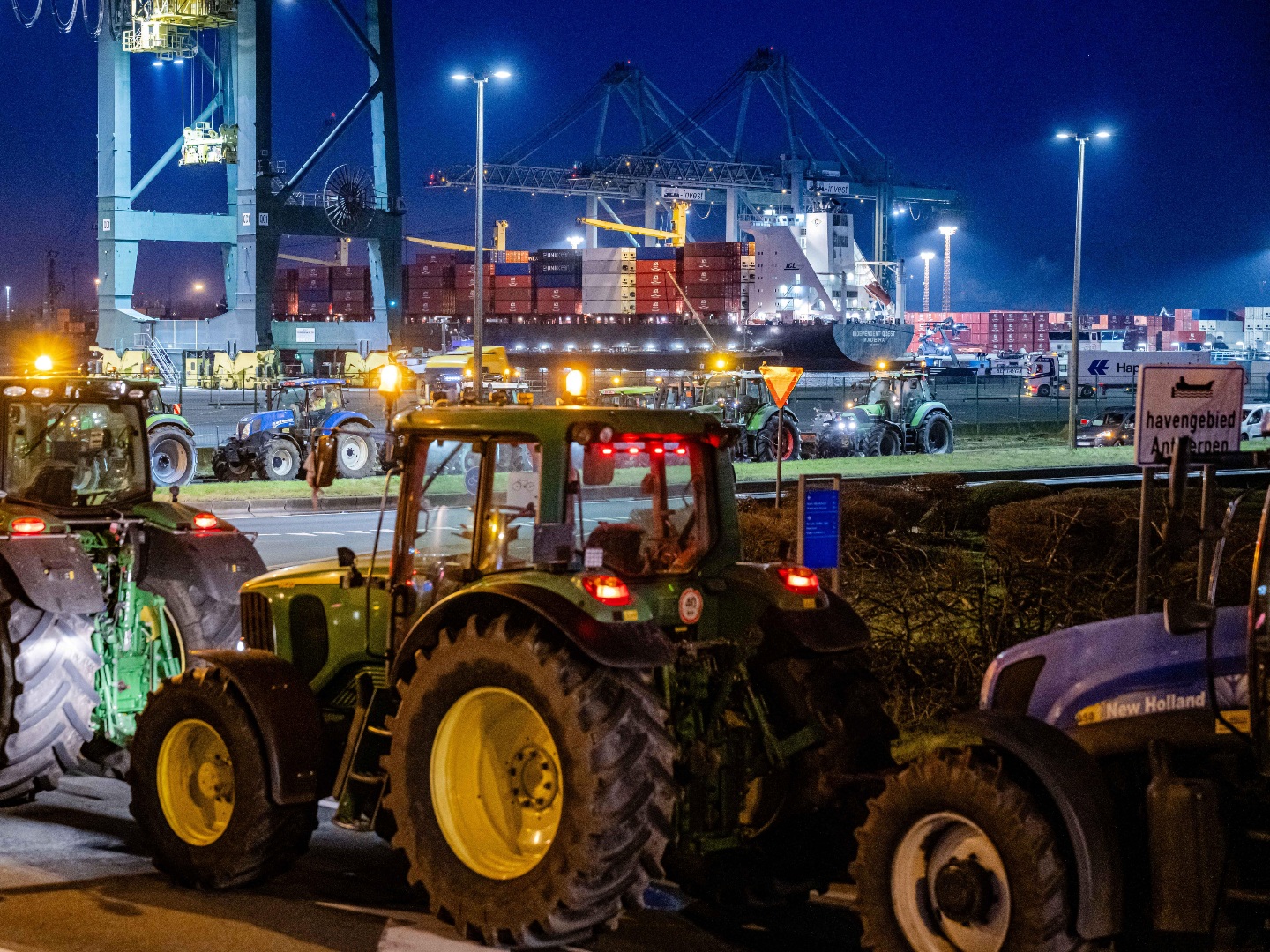 Belgian Farmers Blockade Port of Antwerp Amid Battle with EU - Vimarsana News