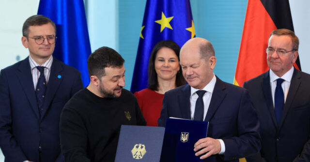 'NATO Light': Ukraine Signs Defence Deals With France and Germany