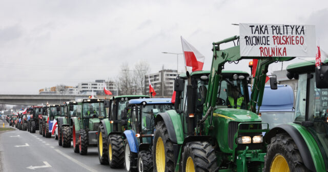 Polish Farmers Blockade Ukraine Border, Undermining Globalist PM Tusk