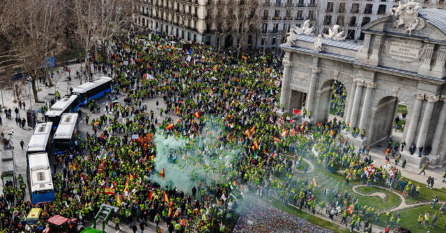 Tractor Protests: Hundreds of Farmers Head to Madrid