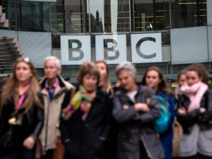 British Bot Corporation: BBC to Use Generative AI to Write Headlines for News Articles