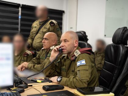 IDF watches hostage rescue (IDF)