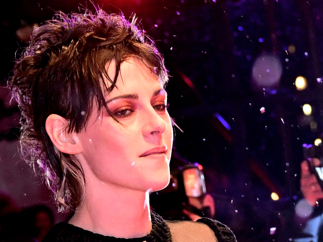 Kristen Stewart Tells Trump 'F**k You, B**ch!' over Robert Pattinson Break-Up - Vimarsana News