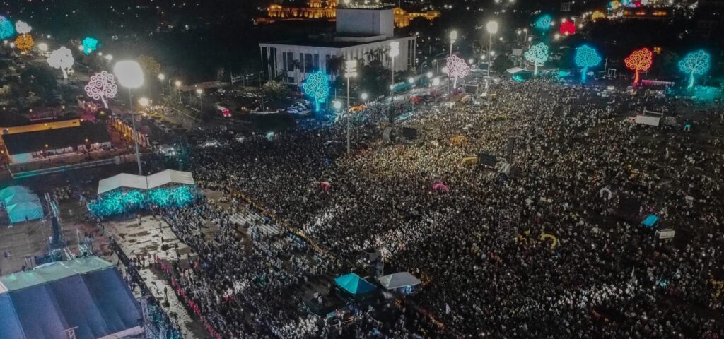 Overhead shot of mass evangelism campaign event by Mountain Gateway in Managua, Nicaragua, in 2023.