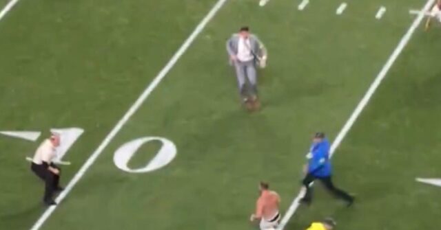 NextImg:WATCH: Streakers Hit the Field at Super Bowl 58