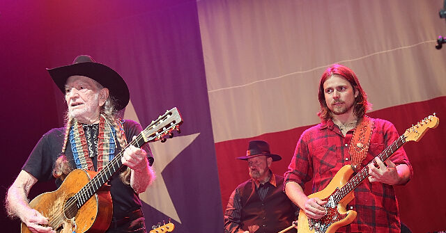 Country Star Willie Nelson's Son Robbed of All Musical Equipment in Seattle Ahead of Concert