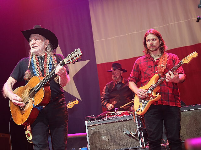 Country Star Willie Nelson’s Son Robbed of All Musical Equipment in Seattle Ahead of Concert