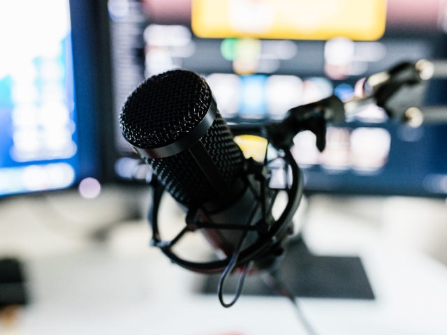 Oklahoma Broadcaster Awarded $25 Million After Newspaper Wrongfully Called Him 'Racist' for On-Air Comments - Vimarsana News