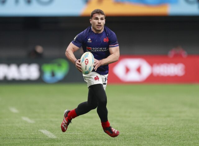 France's Antoine Dupont scored the winning try in a quarter-final win over Ireland at the