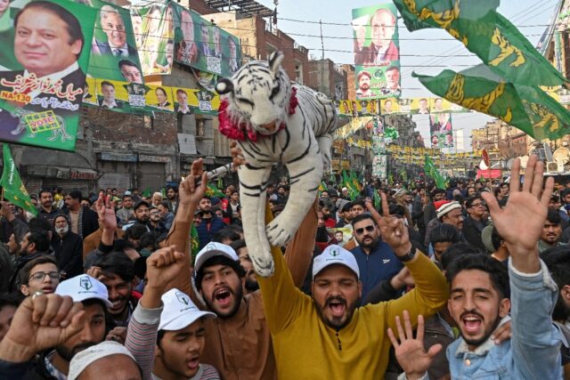 Supporters of Nawaz Sharif, Pakistan's former prime minister and leader of the Pakistan Mu