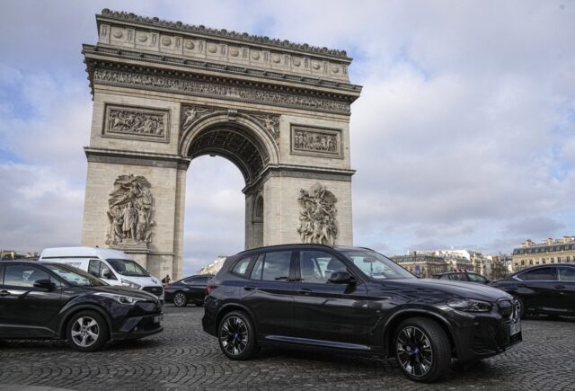 France Paris Votes on SUVs The Associated Press