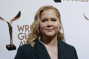 Amy Schumer, Will Forte to star in Netflix comedy 'Kinda Pregnant'