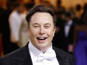 Elon Musk moves SpaceX's incorporation from Delaware to Texas