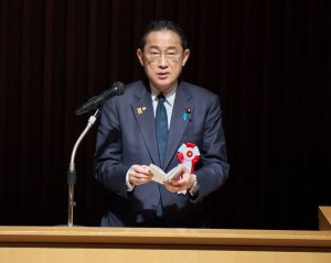 Japan's Kishida promises to pursue Russian peace deal over Northern Territories
