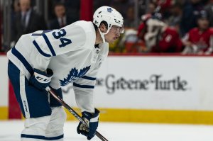 Maple Leafs' Auston Matthews becomes fastest 50-goal scorer in 28 years