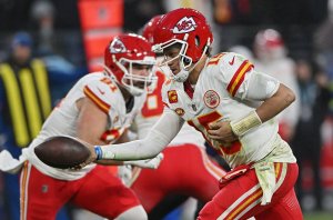 Patrick Mahomes' dad arrested for DWI ahead of Super Bowl