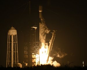 SpaceX launches private lunar lander on eight-day journey to the moon