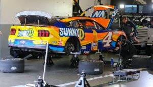 Weather pushes Daytona 500 to Monday