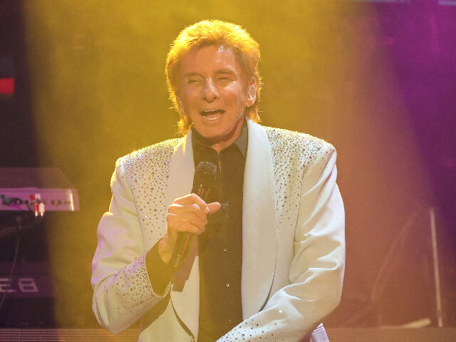 LAS VEGAS, NEVADA - SEPTEMBER 21: Barry Manilow performs during the first of his three &qu