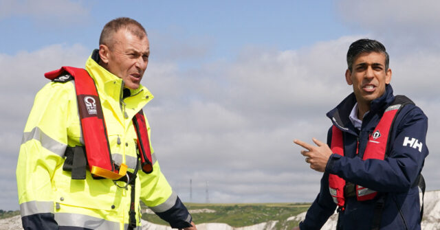 Record Number of Illegal Migrants Cross English Channel This Year - Vimarsana News