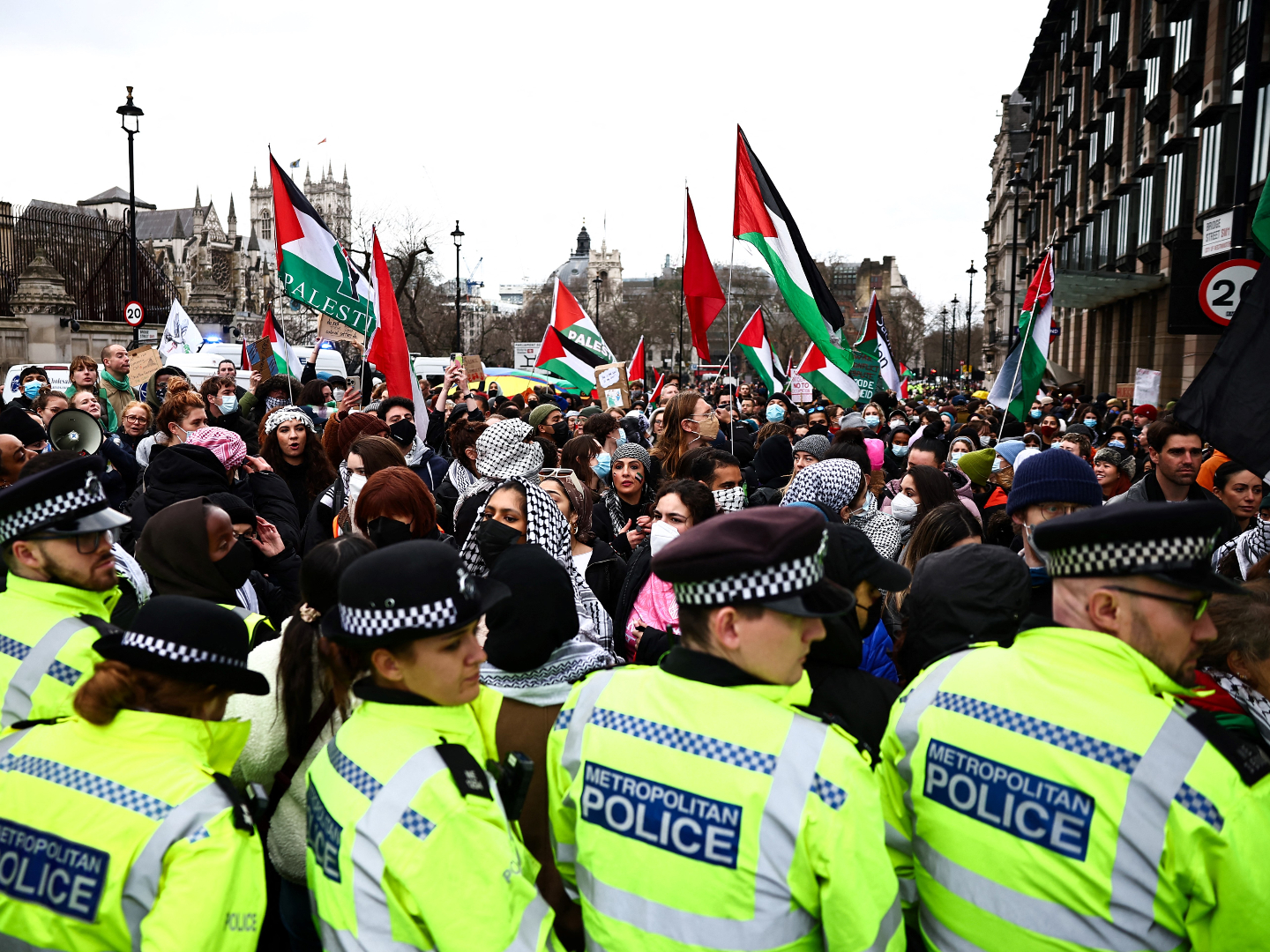 Police Under Fire for Arresting Man Holding Sign Calling Hamas 'Terrorists' - Vimarsana News