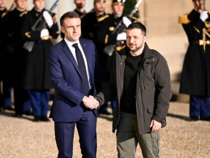 French President Macron is meeting Ukrainian President Zelensky at the presidential Elysee