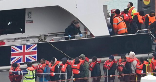 Illegal Migrant Crossings of English Channel Hit Highest Level of the Year