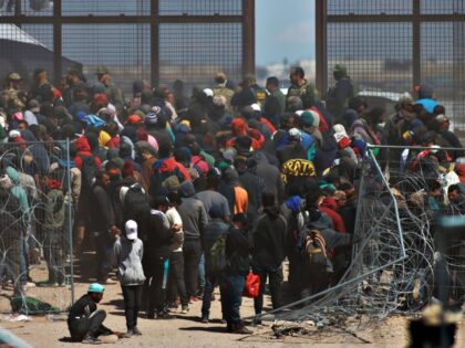 CIUDAD JUAREZ , MEXICO - MARCH 21: Hundreds of foreigners who camped at the border, broke