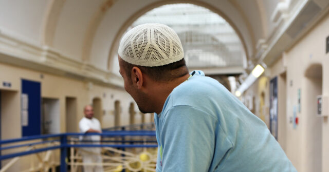 Muslims Disproportionately Make up Nearly Fifth of All Prisoners in Britain